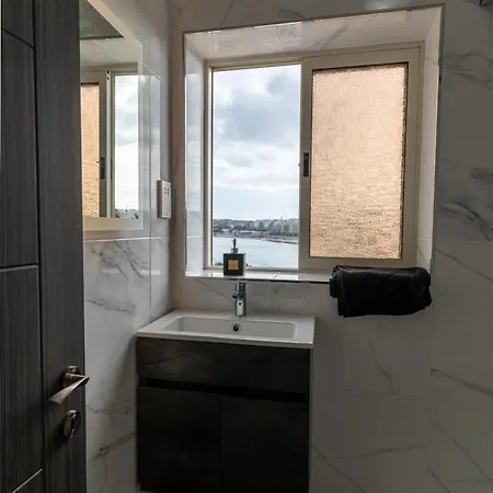 Luxurious Beach Apartment Birżebbuġa Exterior foto